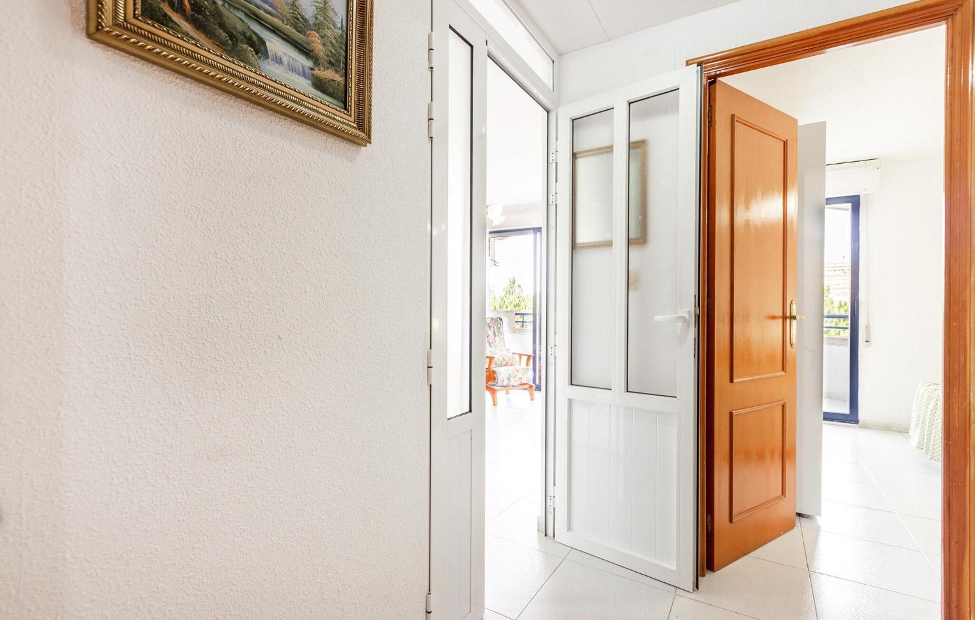 Nice Apartment In Torrevieja With Kitchen Exterior foto