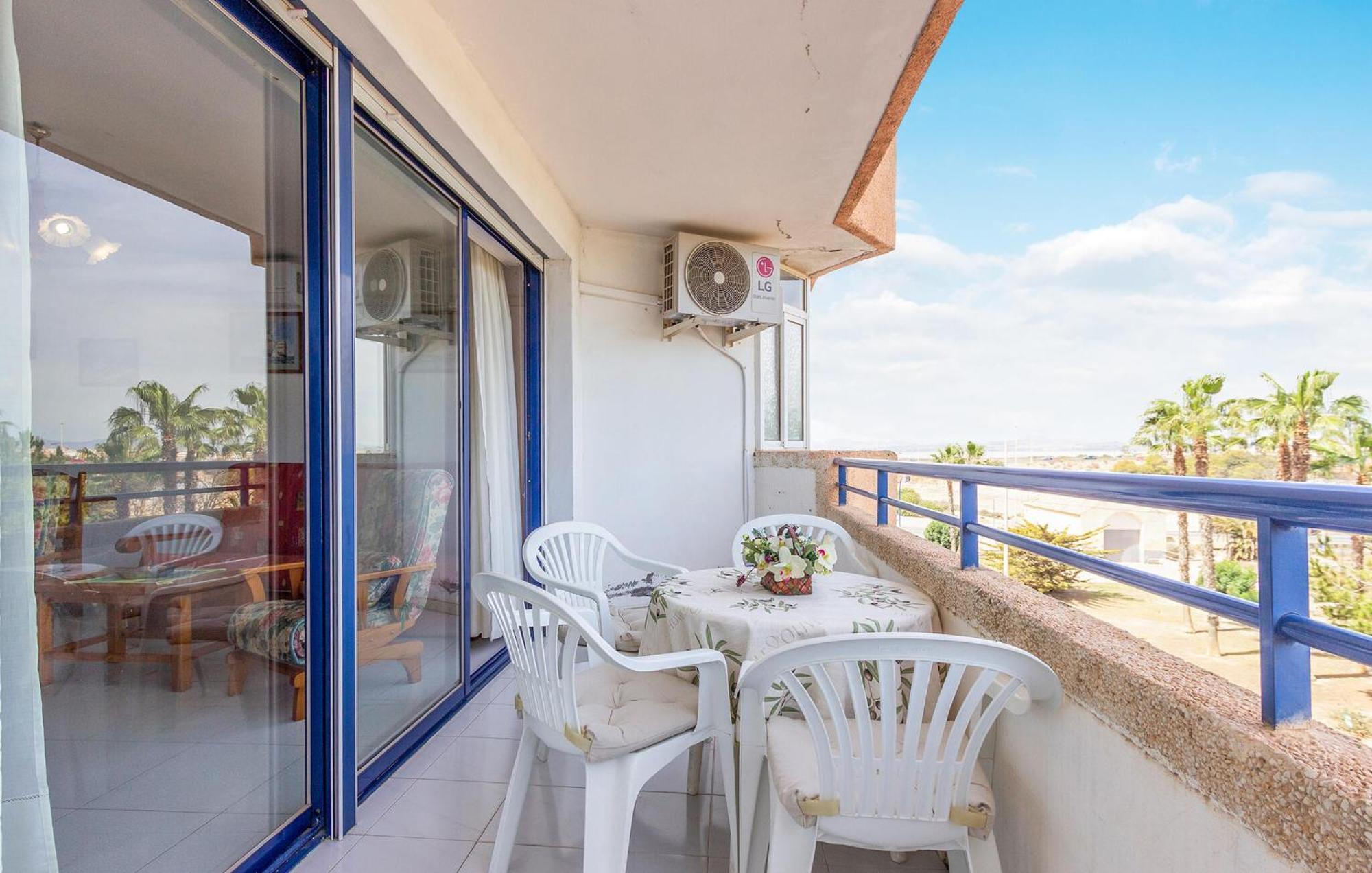 Nice Apartment In Torrevieja With Kitchen Exterior foto